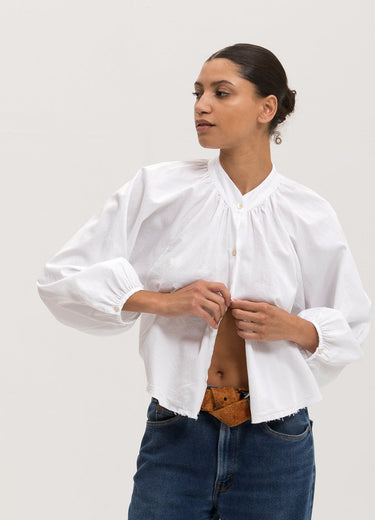 Cali Dreaming Mary Shirt in White - Estilo Boutique