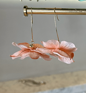Cassandra Collections Flower Earrings in Peach with Gold Ball - Estilo Boutique