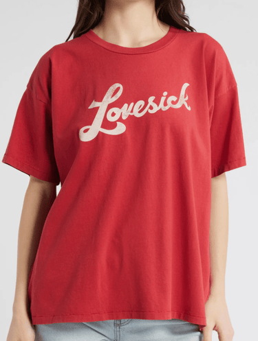 Daydreamer Lovesick Merch Tee in Scarlet - Estilo Boutique