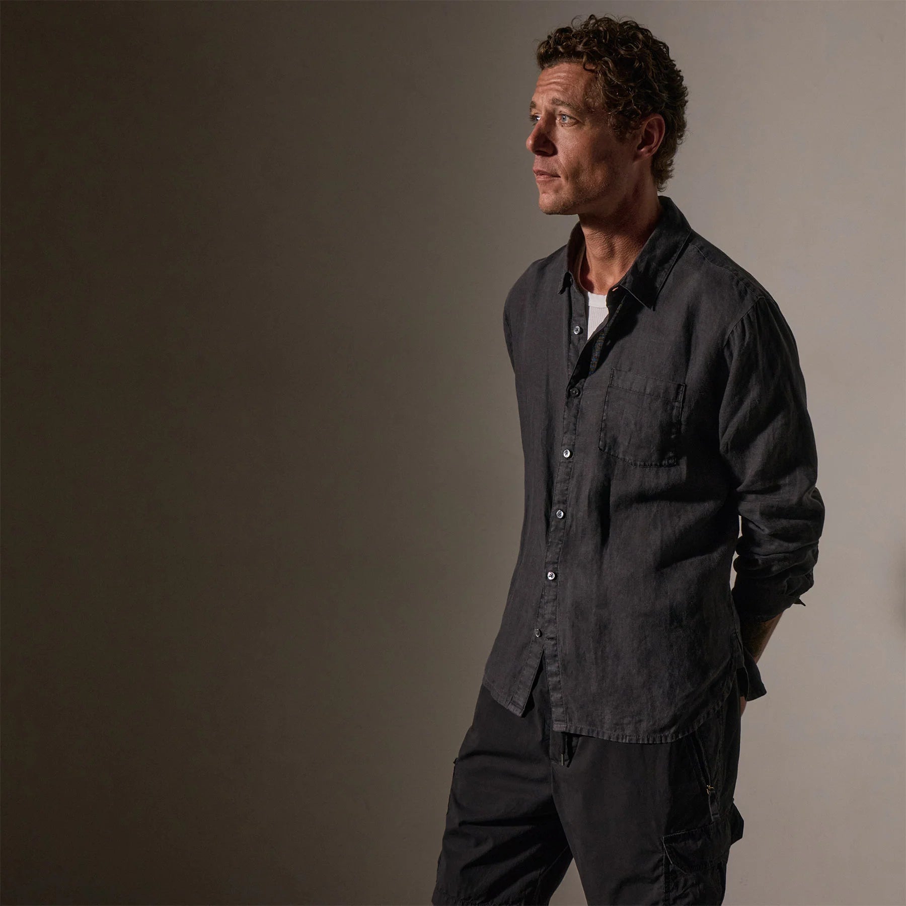 James Perse Light Weight Linen shirt in Magma Pigment - Estilo Boutique James Perse Light Weight Linen shirt in Magma Pigment - Estilo Boutique