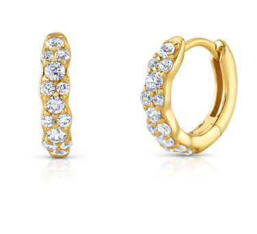 Jen Hansen Fancy Cut Huggies in Gold - Estilo Boutique