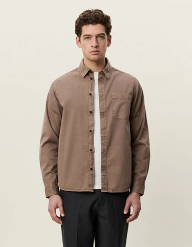 Les Deux Garment Dyed Shirt in Caribou