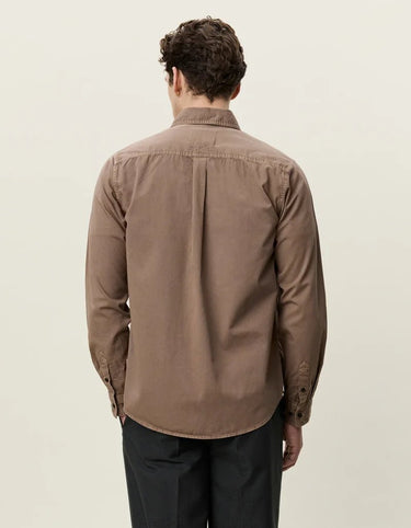 Les Deux Garment Dyed Shirt in Caribou