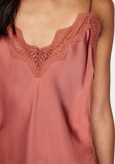 MOS Suri Cami Top in Cranberry