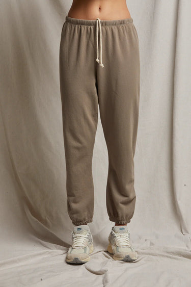 Perfect White Tee Johnny Sweatpants - Estilo Boutique