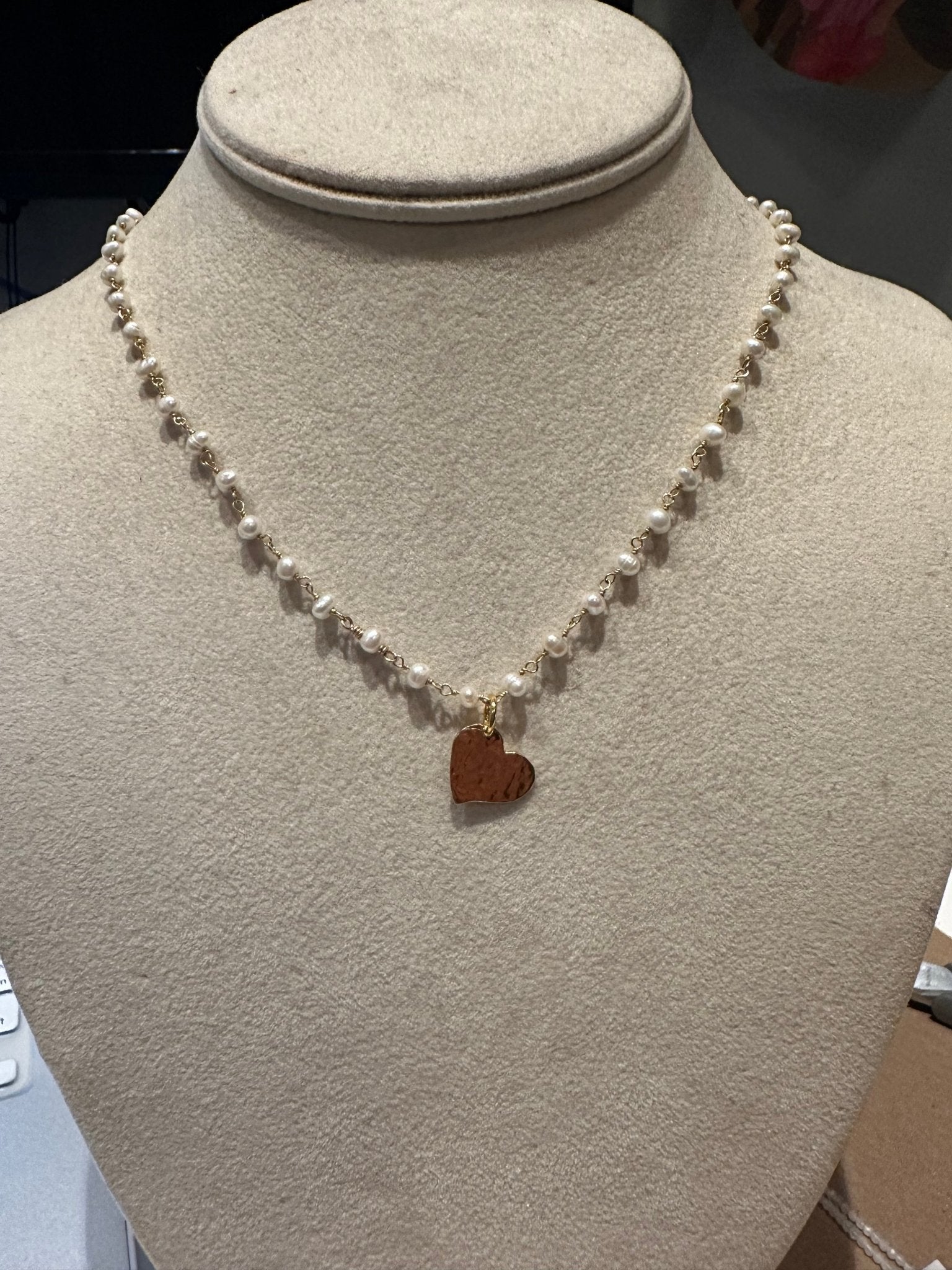 Ruby & Violet Pearl Chain Heart Necklace - Estilo Boutique