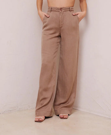 Bella Dahl Harper Linen High Waist Pants in Mocha Chocolate - Estilo Boutique