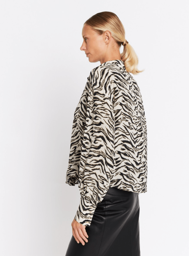Berenice Camina Long-sleeved Animal Print Shirt - Estilo Boutique