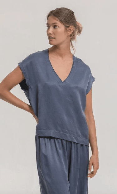 Cali Dreaming James Tee in Denim Blue - Estilo Boutique