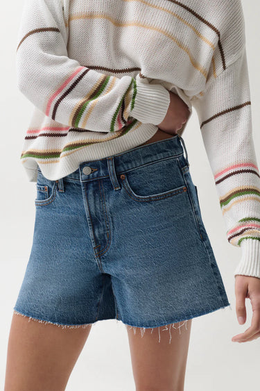 Pistola Kennedy Short in Cityscape