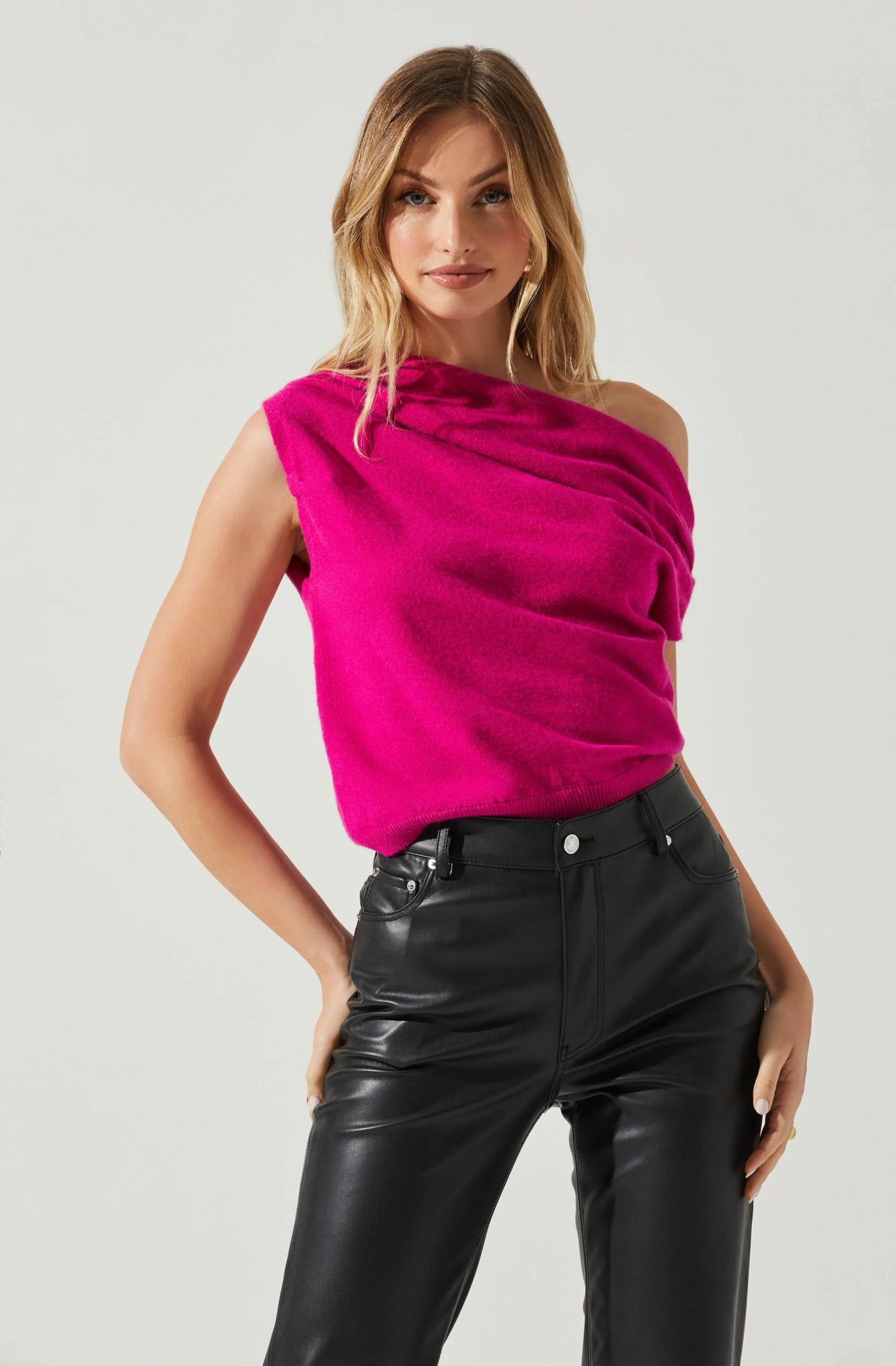 ASTR Devin Sweater in Pink - Estilo Boutique