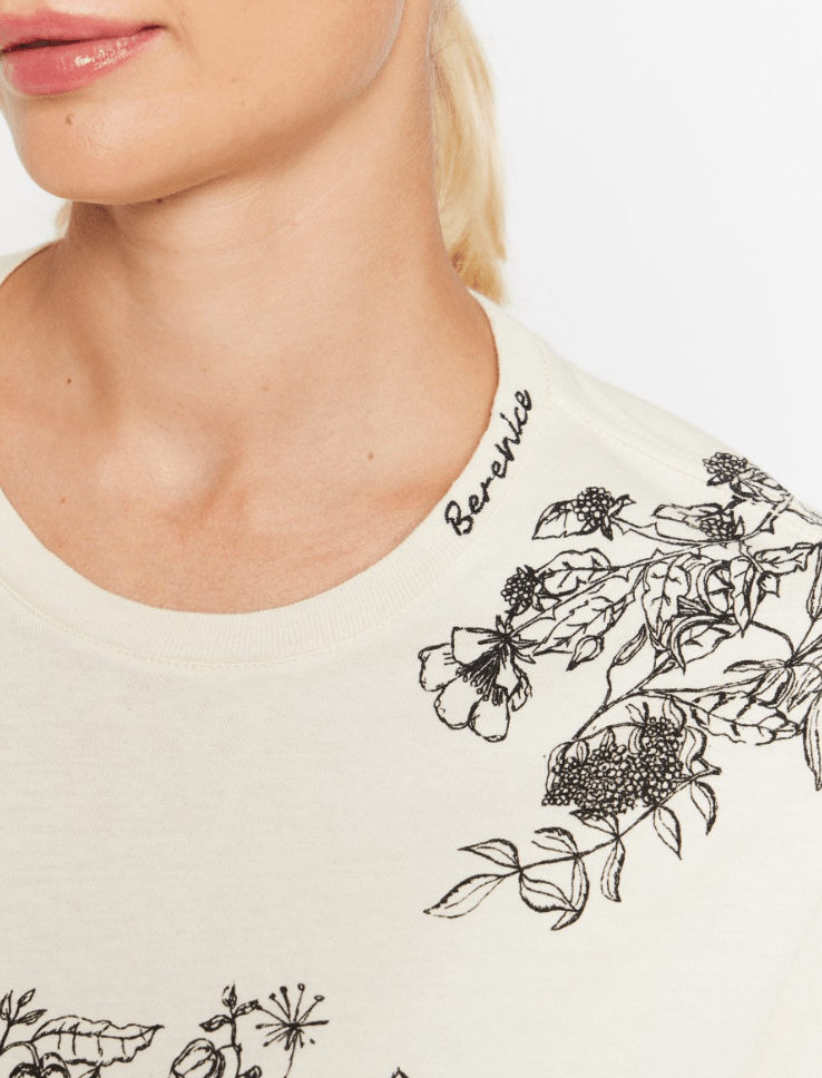 Berenice Enswerbreathe White Artwork T-Shirt - Estilo Boutique