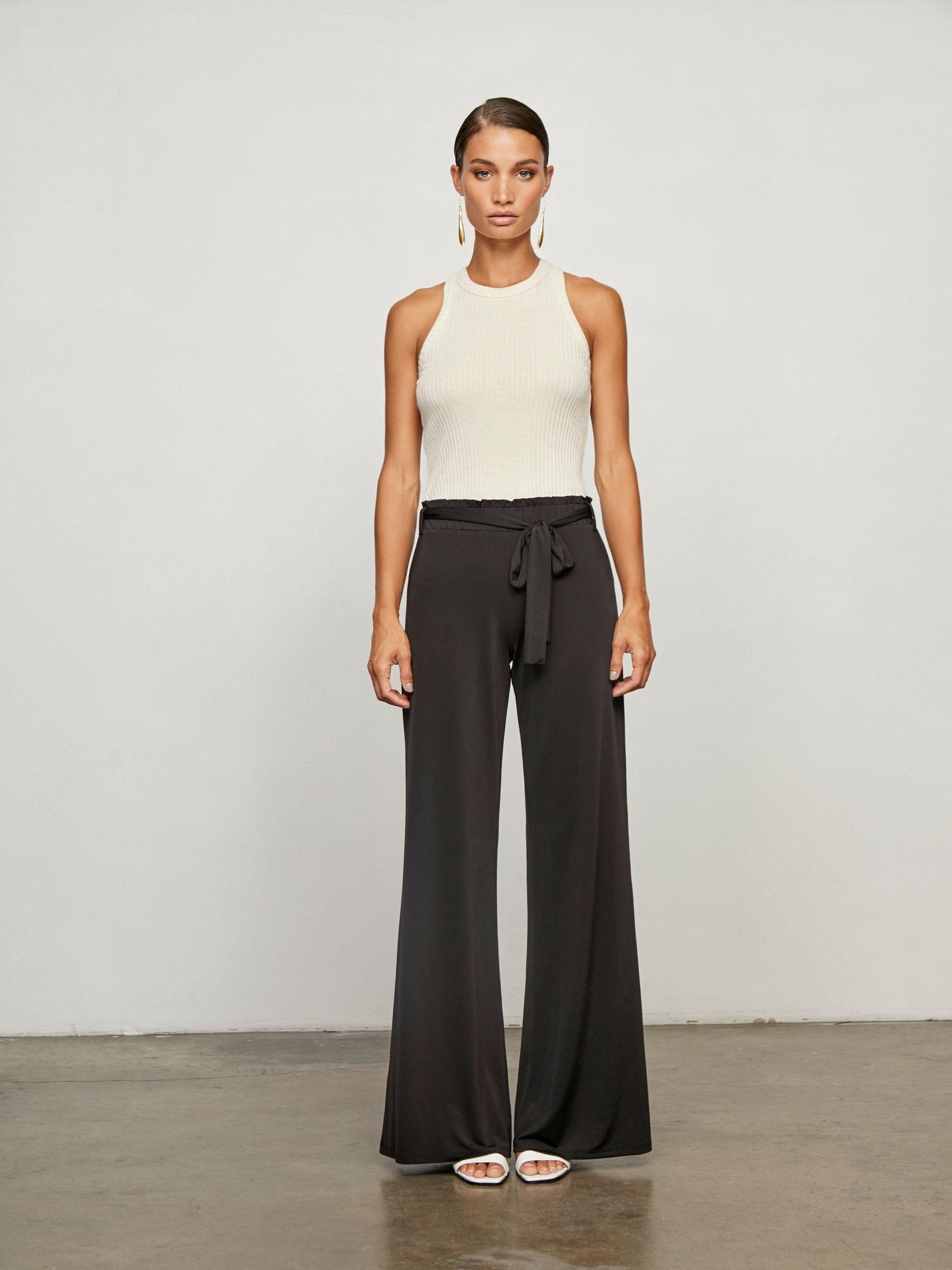 Krisa Paperbag Wide Leg Pants in Black - Estilo Boutique