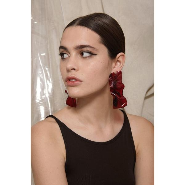 Lady Grey Warp Earrings in Red Lucite - Estilo Boutique